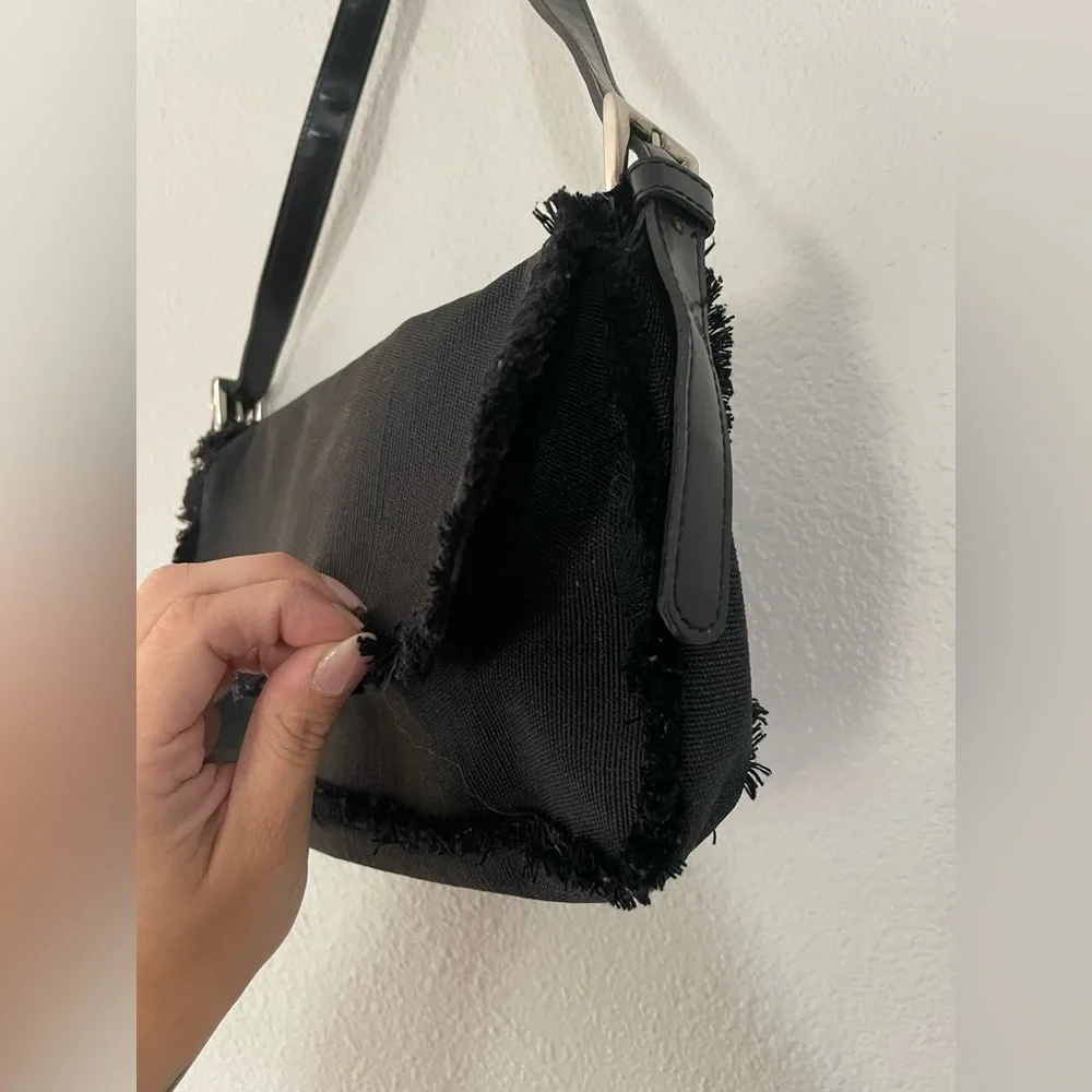 EUC Black unbranded fringe detail satchel